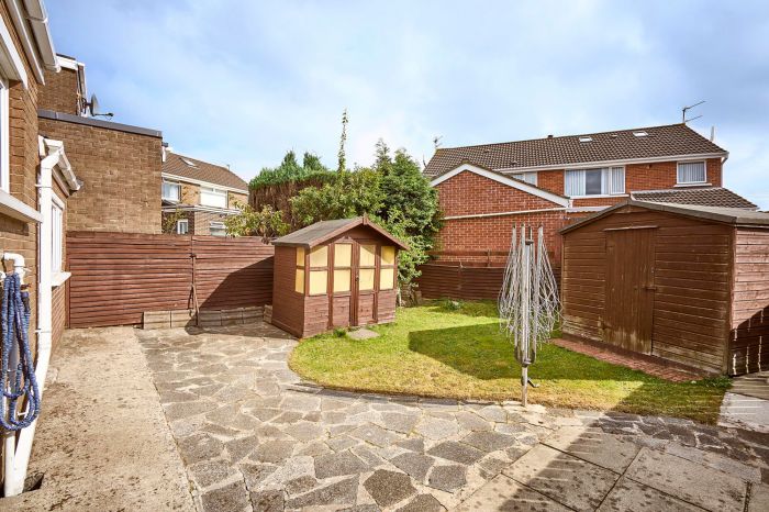 7 Aston Gardens 7 Aston Gardens