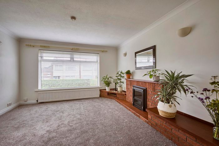 7 Aston Gardens 7 Aston Gardens