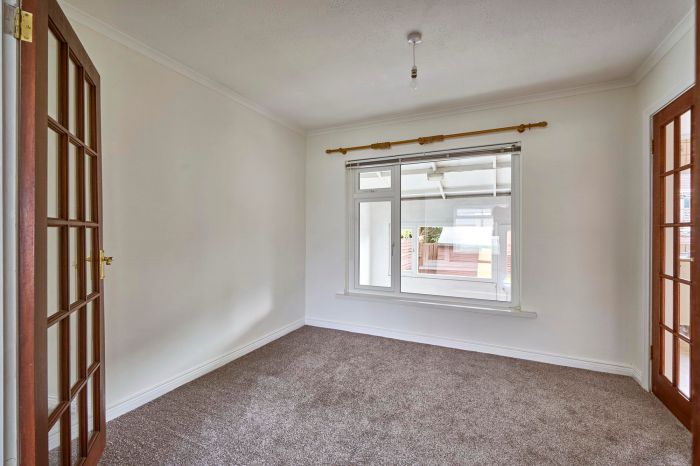 7 Aston Gardens 7 Aston Gardens