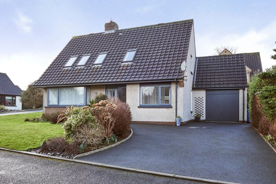 2 Portview, Ballyholme, Bangor, BT20 5QB
