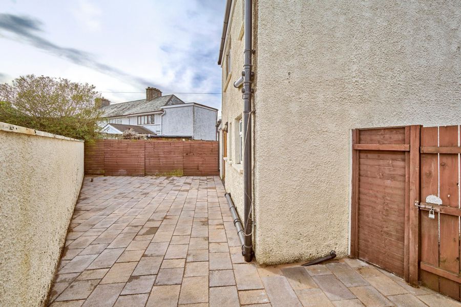 2 Picardy Avenue