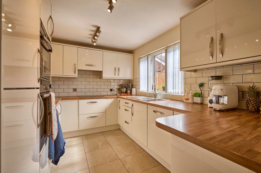 26 Beechfield Crescent