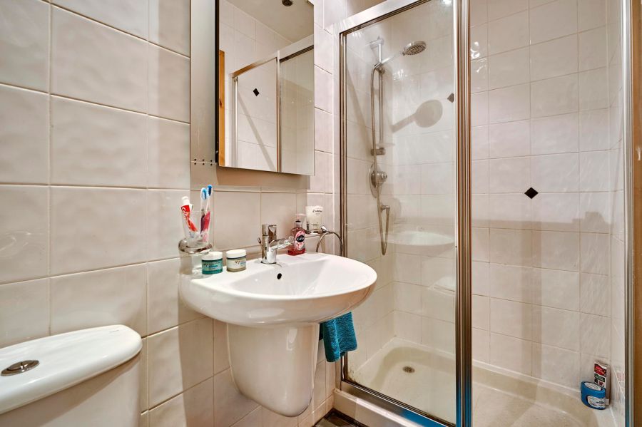 26 Beechfield Crescent