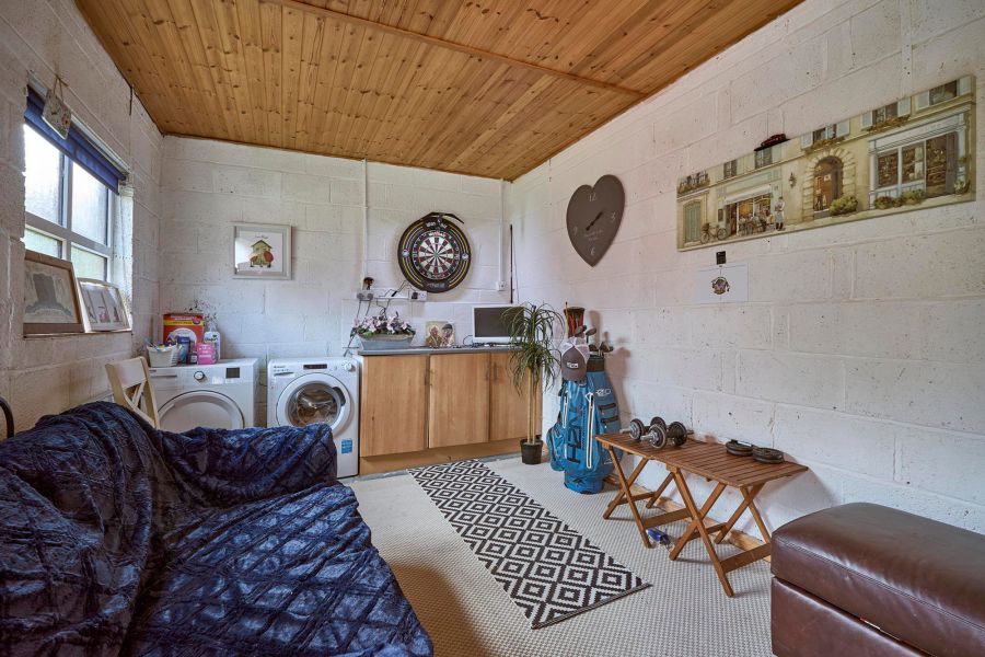 26 Beechfield Crescent