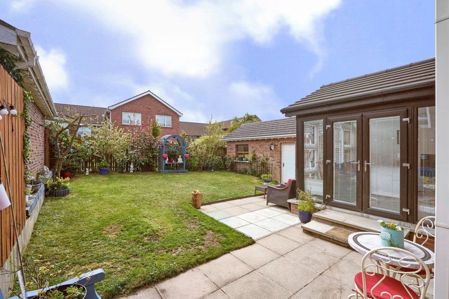 26 Beechfield Crescent