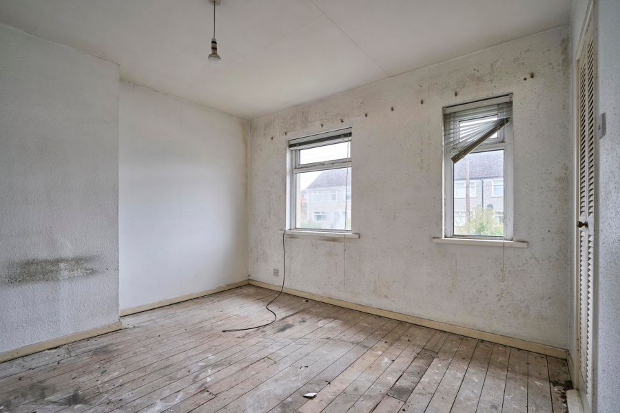 49 Grovehill Gardens