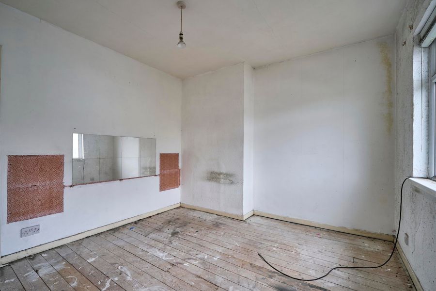 49 Grovehill Gardens