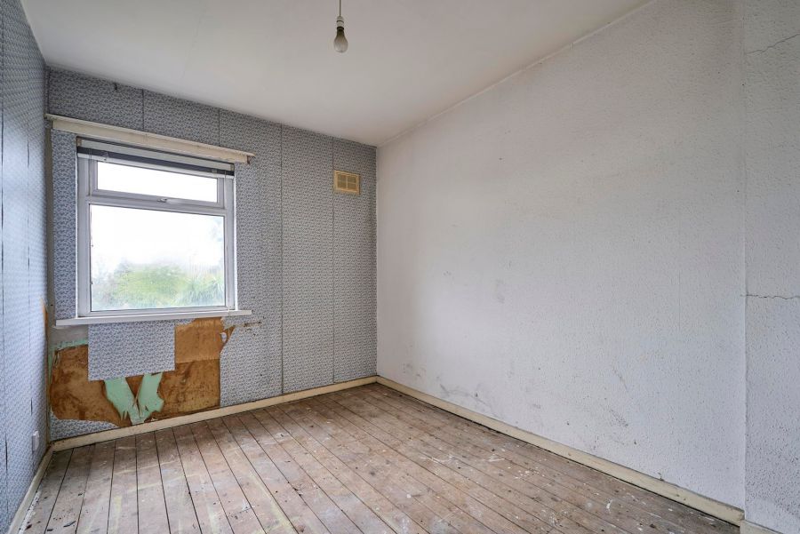 49 Grovehill Gardens