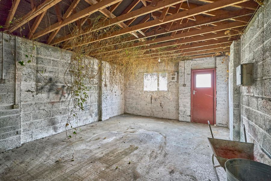 49 Grovehill Gardens