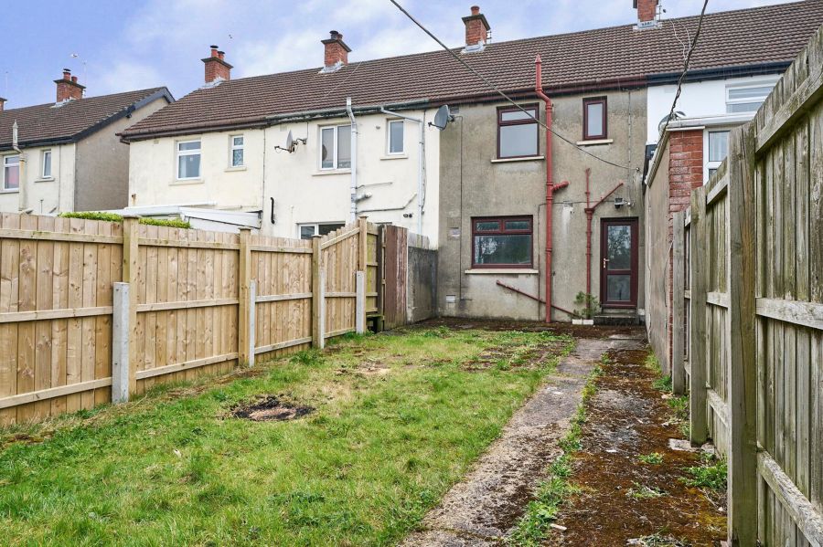 49 Grovehill Gardens