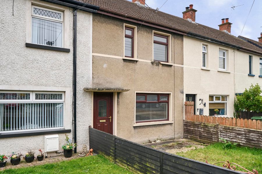 49 Grovehill Gardens