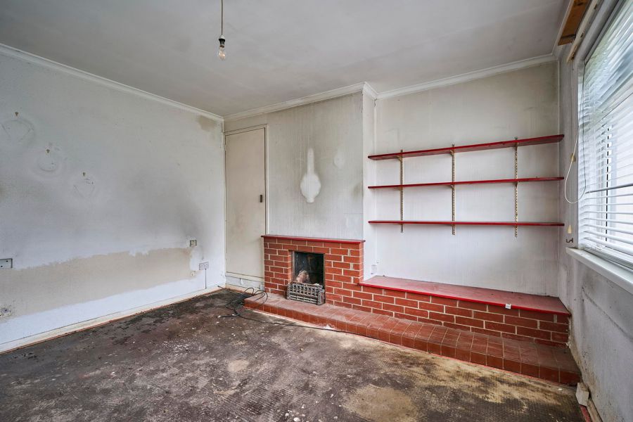 49 Grovehill Gardens