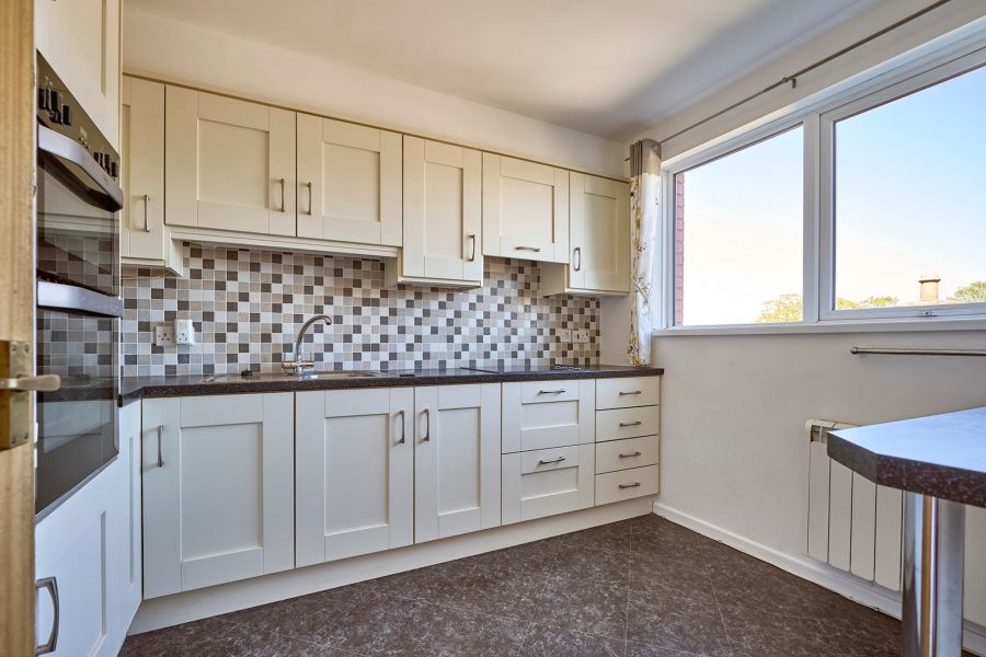 Apt 4 Ballyholme Court