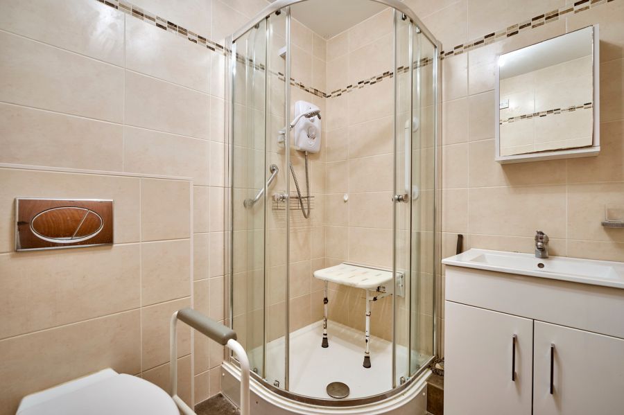 Apt 4 Ballyholme Court