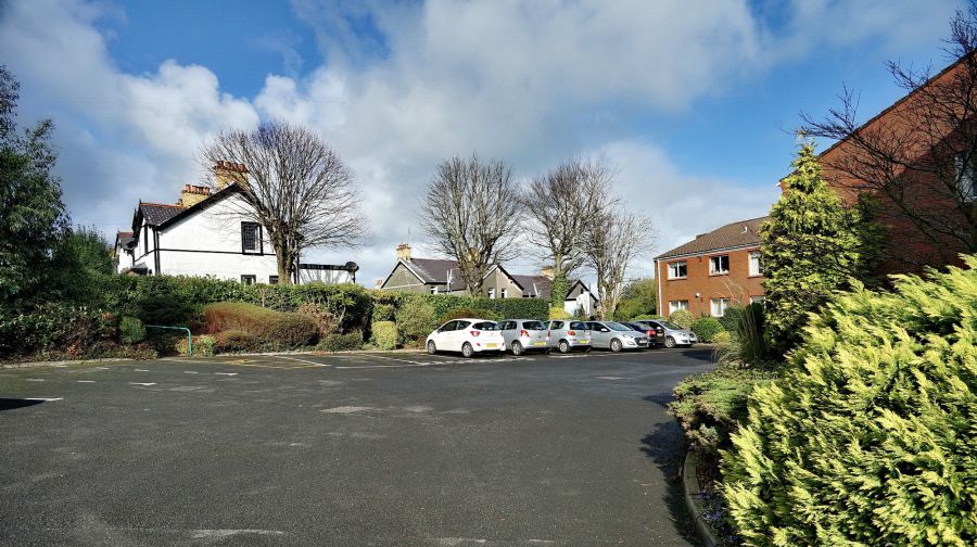 Apt 4 Ballyholme Court