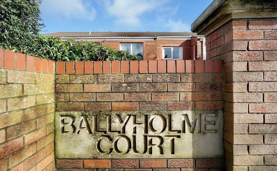 Apt 4 Ballyholme Court