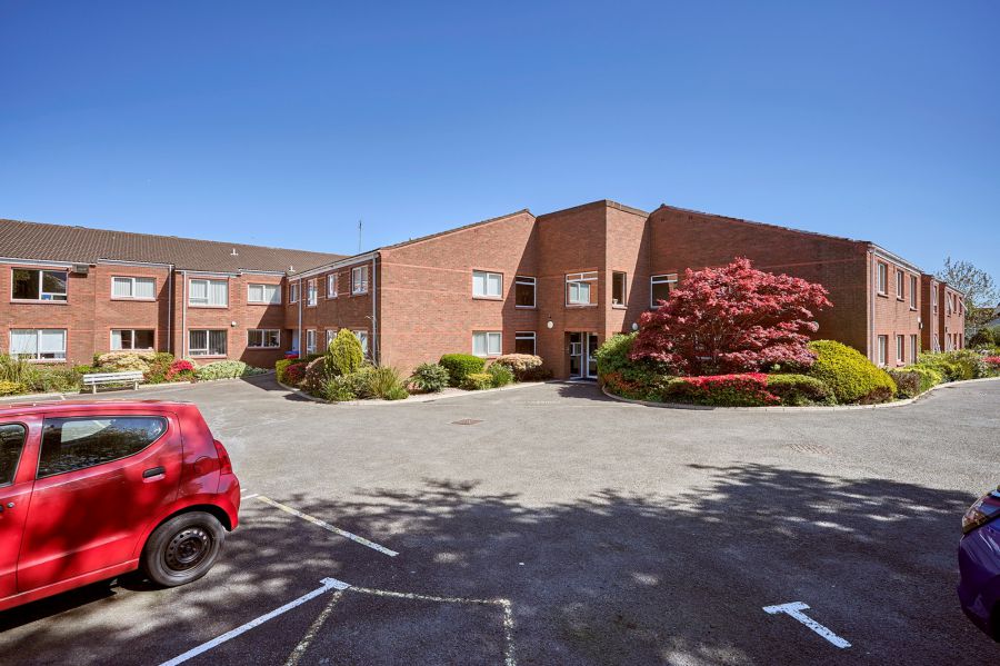 Apt 4 Ballyholme Court