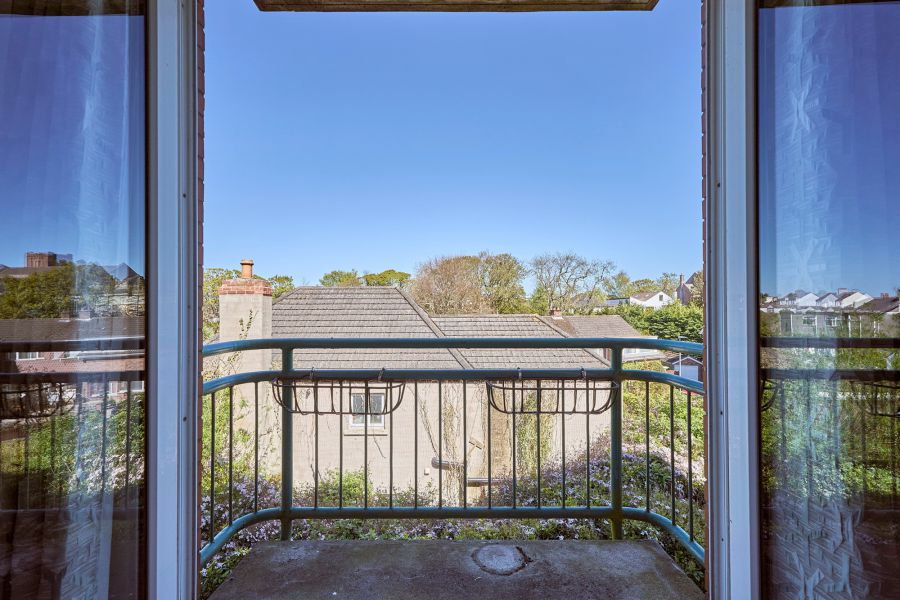 Apt 4 Ballyholme Court