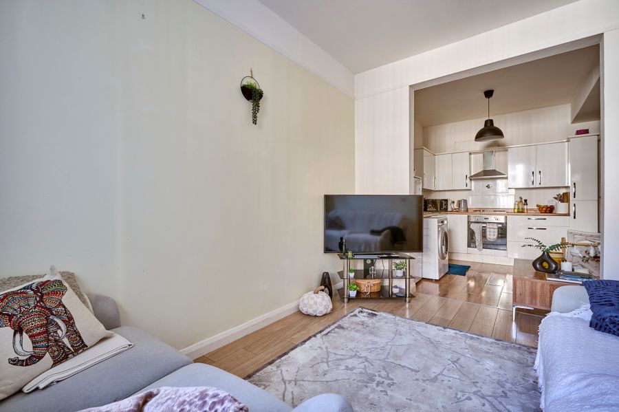 39A Dufferin Avenue