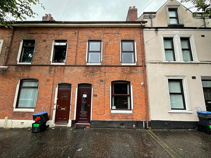 15 Ainsworth Avenue 15 Ainsworth Avenue