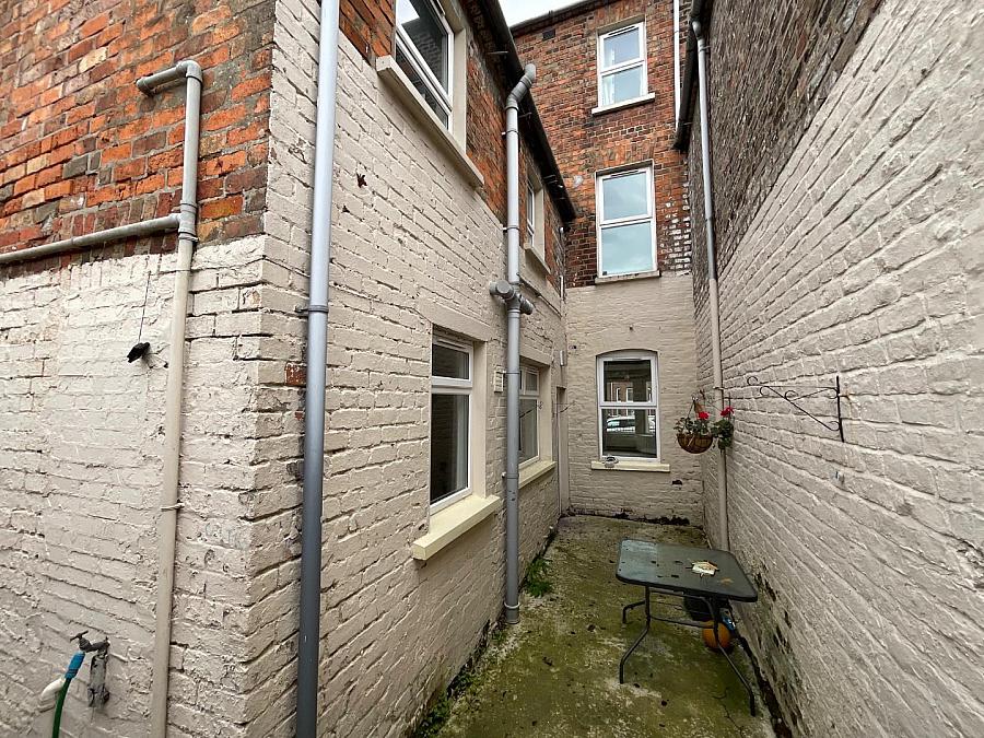 16 Newington Street