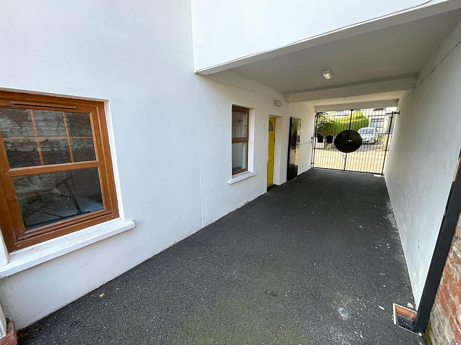 47a Henderson Avenue