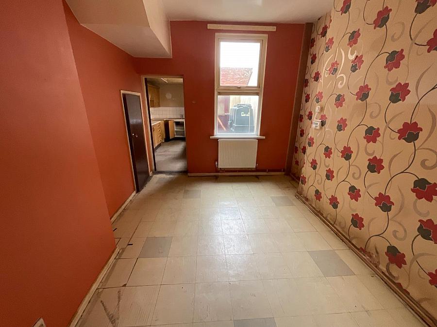 79 Bloomfield Avenue