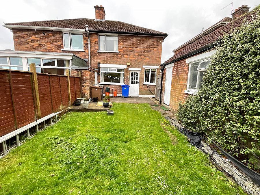 43 Lyndhurst Drive