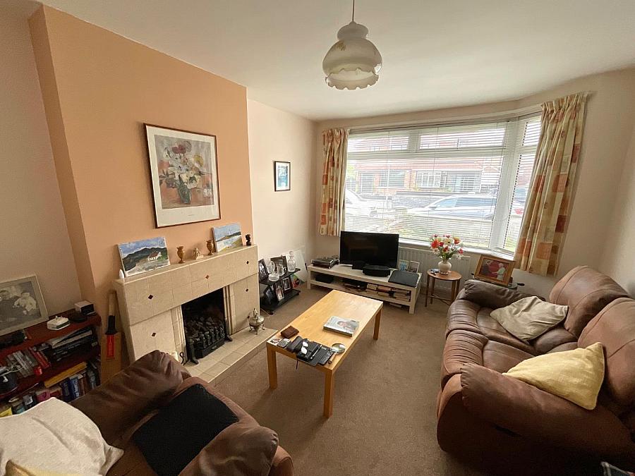 43 Lyndhurst Drive