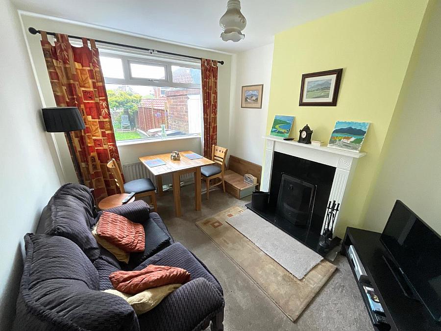 43 Lyndhurst Drive