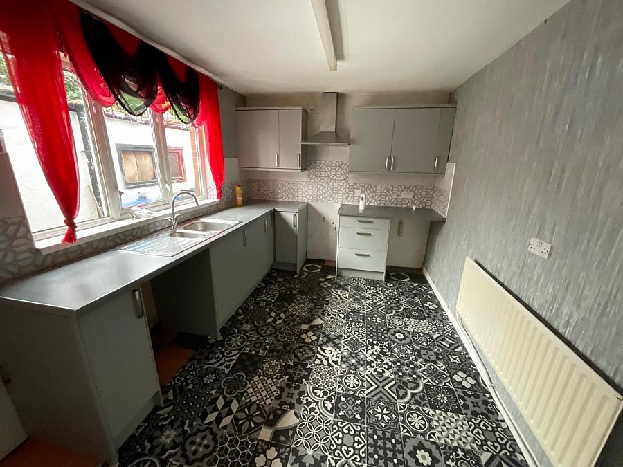 982 Crumlin Road