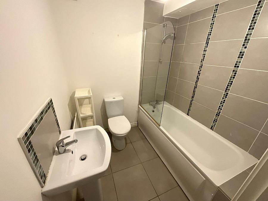 Apartment 18, 2 West Circular Close