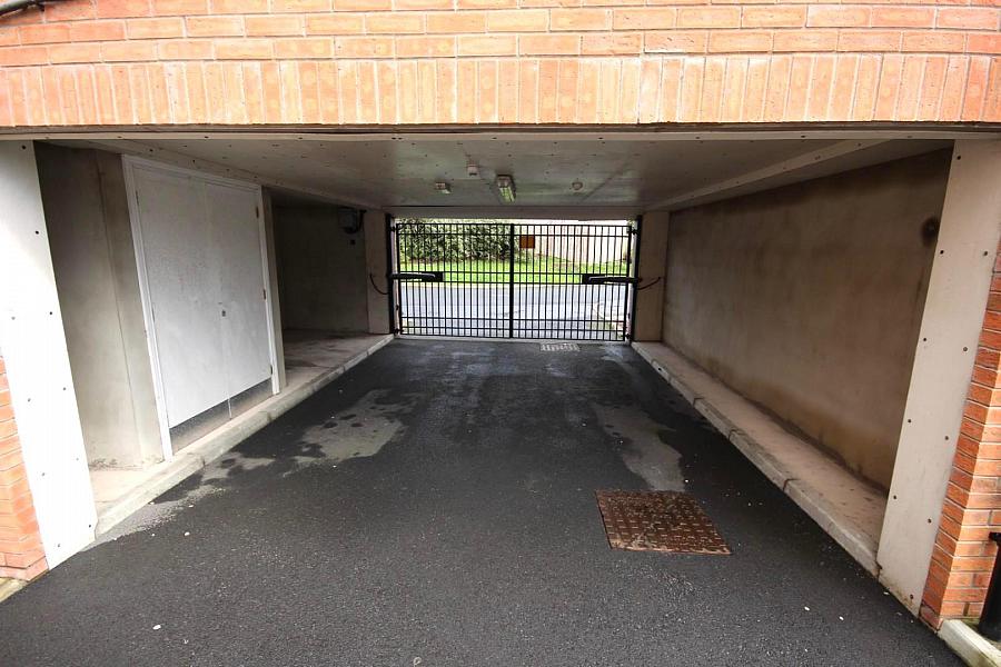 Apartment 18, 2 West Circular Close