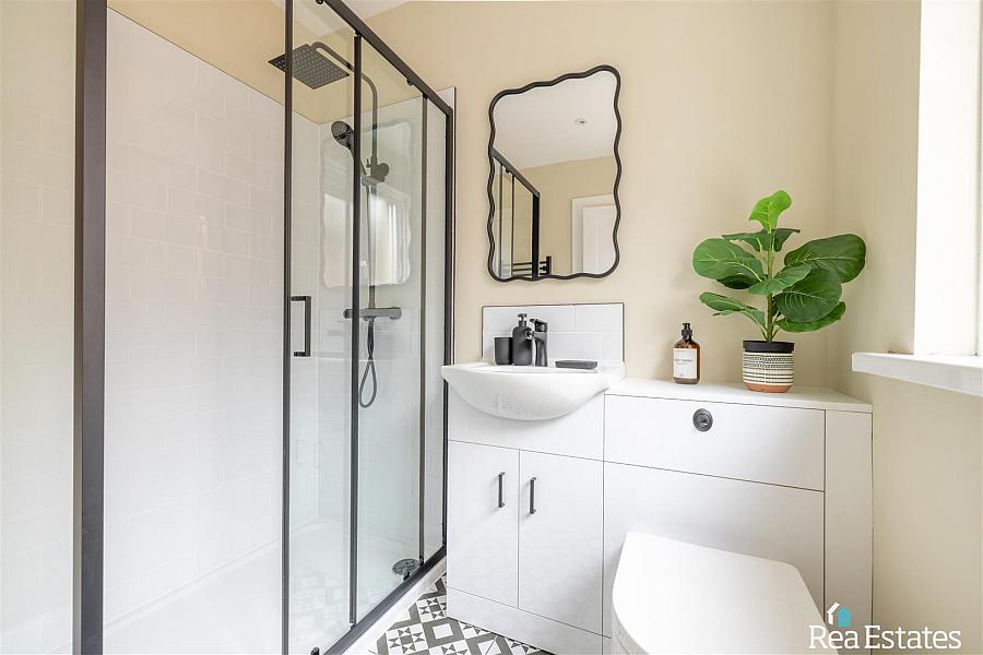 66 Ravenscroft Avenue 66 Ravenscroft Avenue