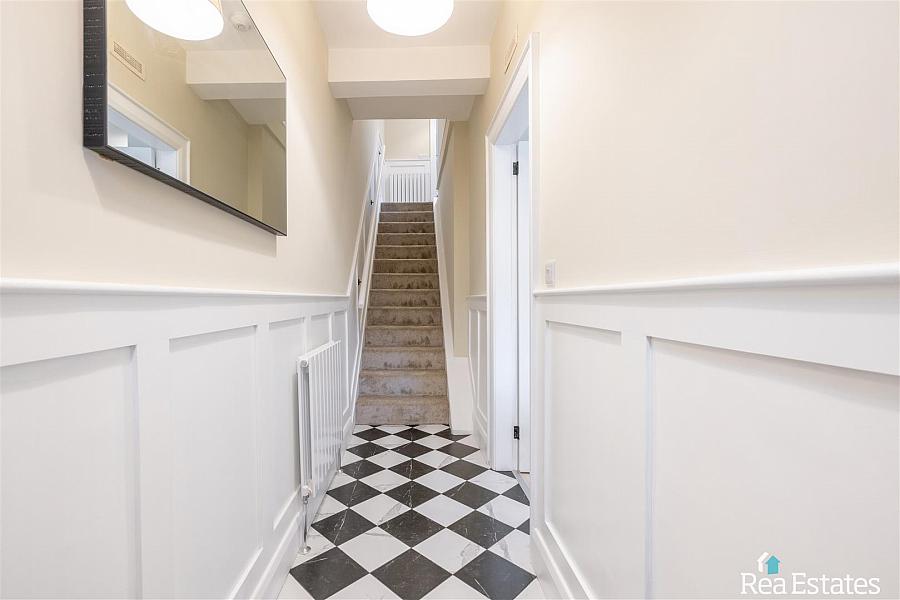 66 Ravenscroft Avenue