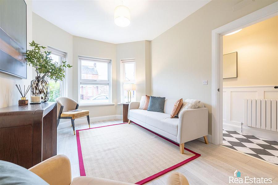 66 Ravenscroft Avenue