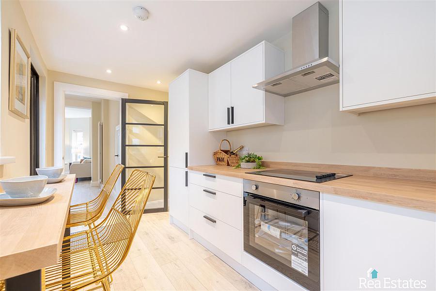 66 Ravenscroft Avenue 66 Ravenscroft Avenue