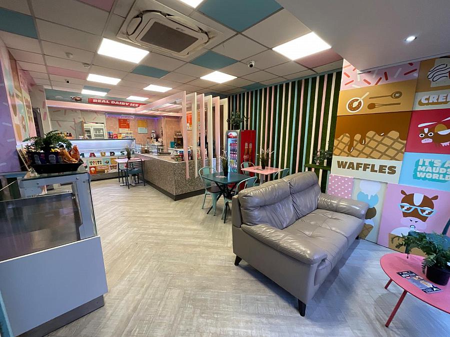 Mauds Cafe, 67 Ballygomartin Road