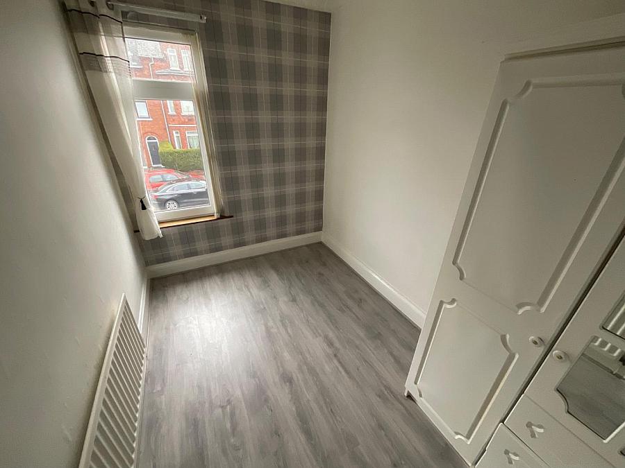 6 Ballygomartin Road