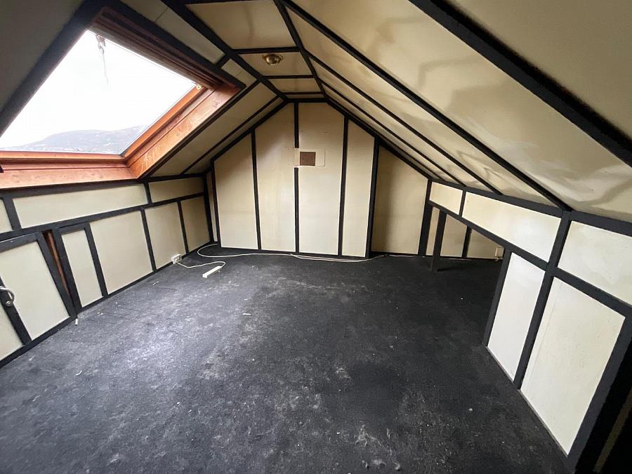 6 Ballygomartin Road