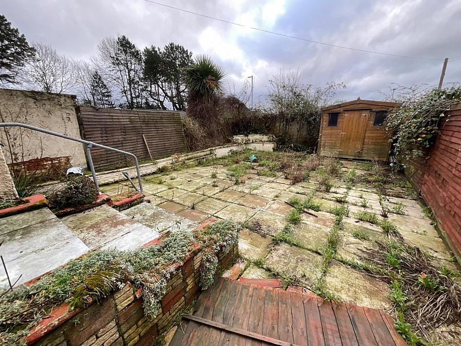 6 Ballygomartin Road