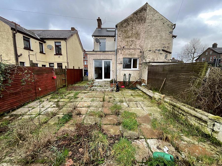 6 Ballygomartin Road