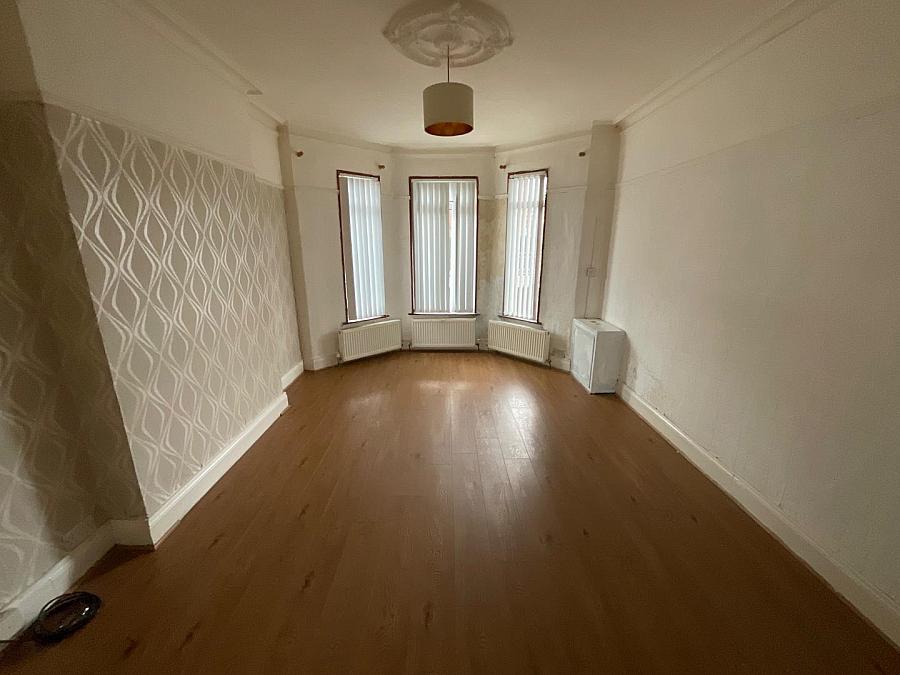 6 Ballygomartin Road