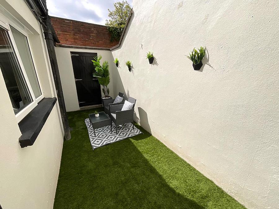 79 Bloomfield Avenue