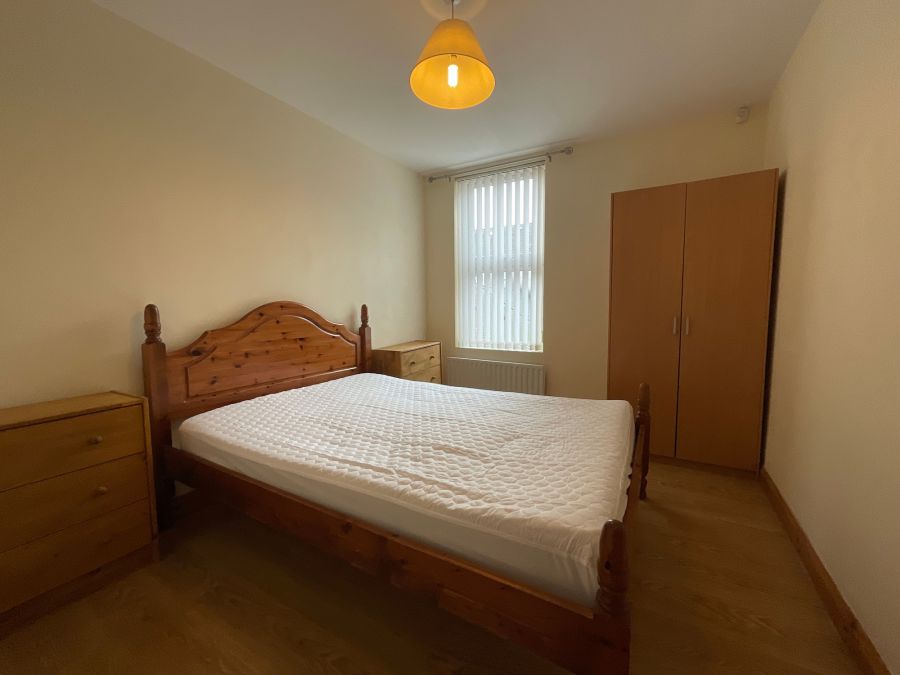 Apt 3, 30 Cliftonville Avenue