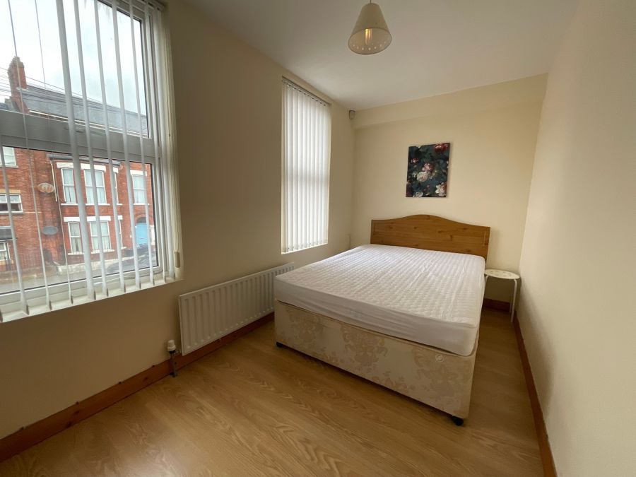 Apt 3, 30 Cliftonville Avenue