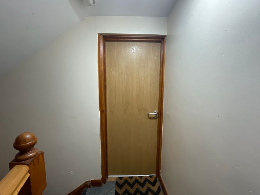 Apt 3, 30 Cliftonville Avenue