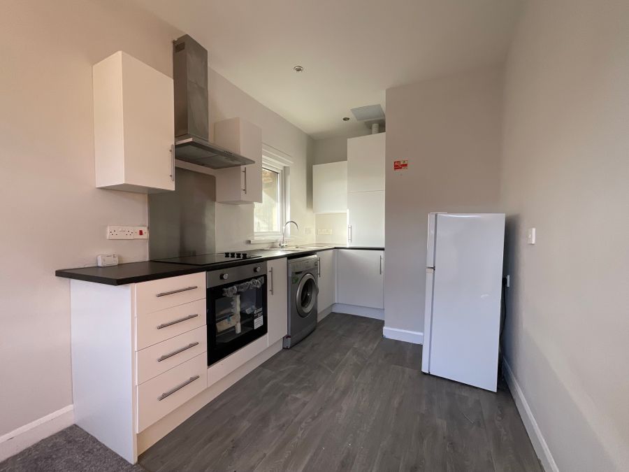 Apt 2, 10 Cliftonville Avenue