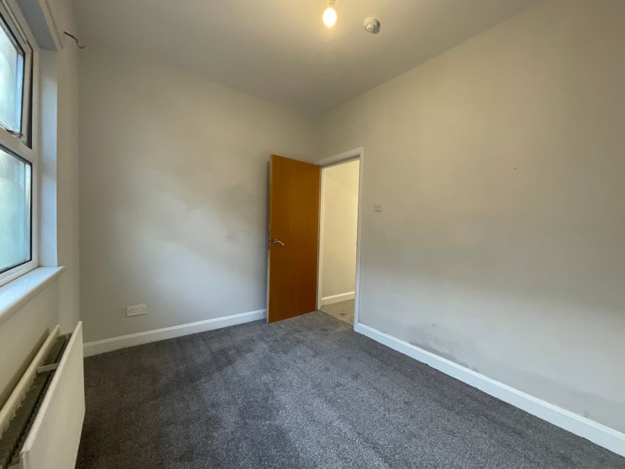 Apt 2, 10 Cliftonville Avenue