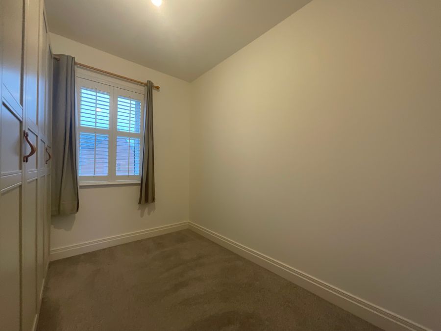 28 Castlegowan Crescent